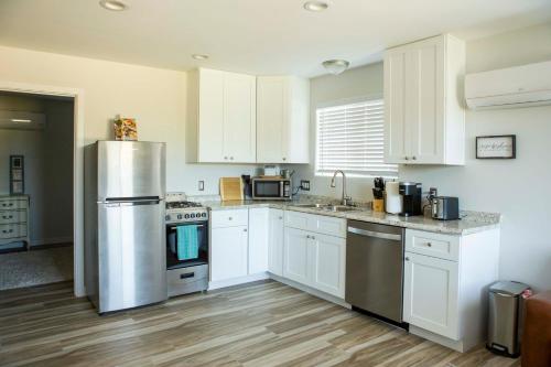 Peaceful Phoenix Bungalow with Grill and Pool! - image 24