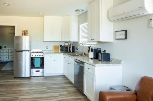 Peaceful Phoenix Bungalow with Grill and Pool! - image 25