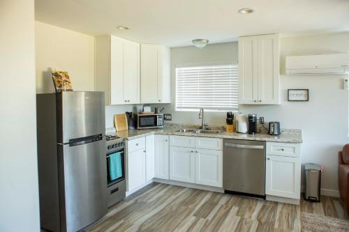 Peaceful Phoenix Bungalow with Grill and Pool! - image 23