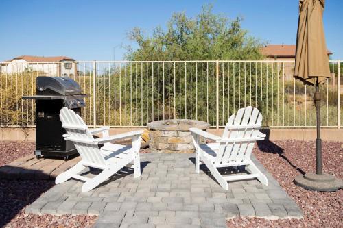 Peaceful Phoenix Bungalow with Grill and Pool! - image 17