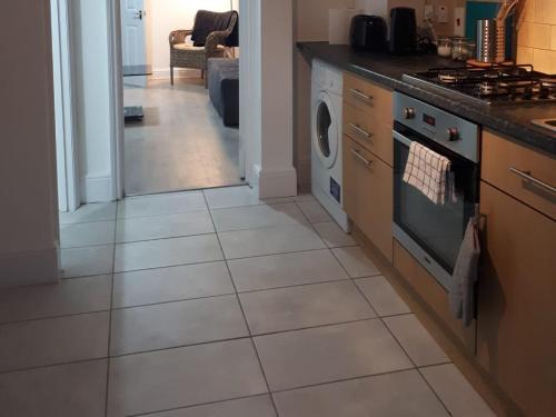 Marble Apartments Broadway Two - image 11