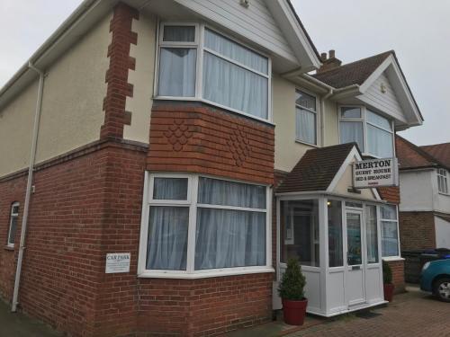 Merton House - Accommodation - Worthing