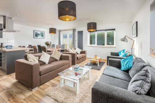 Totnes Modern House Sleeps 8 , 5 Mins To Town, Totnes, Devon