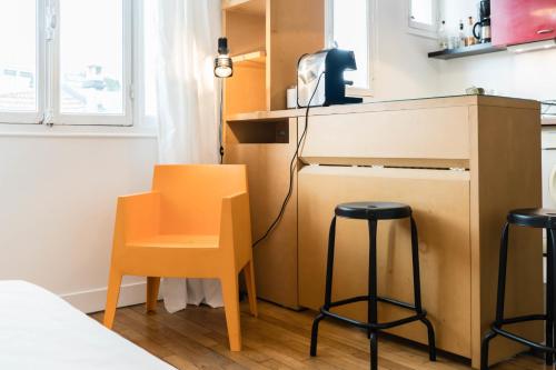 Magnificent apartment near Buttes Chaumont - main image