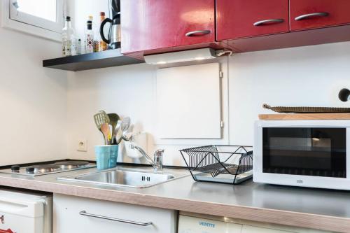 Magnificent apartment near Buttes Chaumont - image 9
