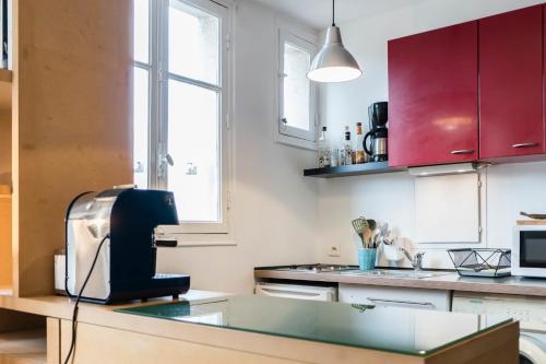 Magnificent apartment near Buttes Chaumont - image 5