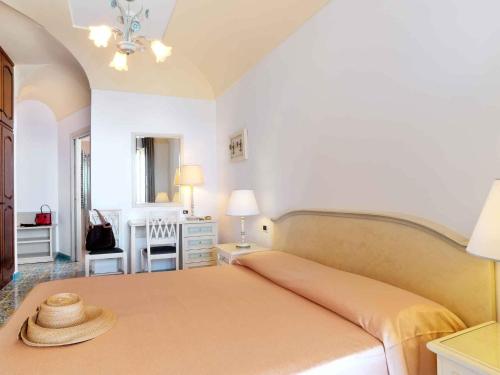 Hotel San Lorenzo Thermal Spa The 4-star Albergo Terme San Lorenzo offers comfort and convenience whether youre on business or holiday in Lacco Ameno. The property features a wide range of facilities to make your stay a pleasant 