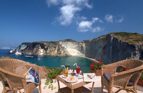 . Hotel Chiaia Di Luna