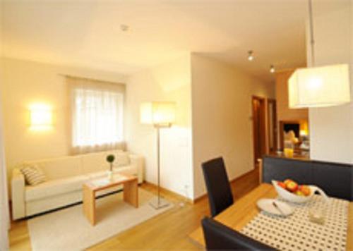 2 bedrooms, 4 beds
