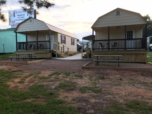 Kickapoo Shores Waterfront Cottages Onalaska