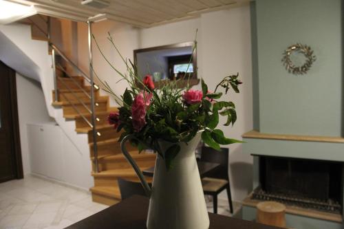 Közös társalgó / TV, Tsarbou Guesthouse in Stemnitsa