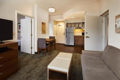 2 bedrooms, 4 beds