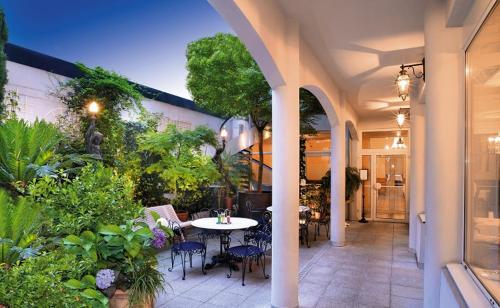 Hôtel Gloria & Avenue 1