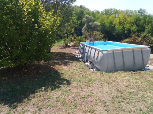 Peldbaseins, Cascina Carrata Casa Vacanze in Montaldeo