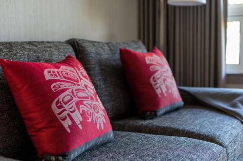 Queen Room with Two Queen Beds and Ocean View - Non-Smoking