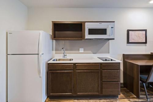 WoodSpring Suites Davenport Quad Cities