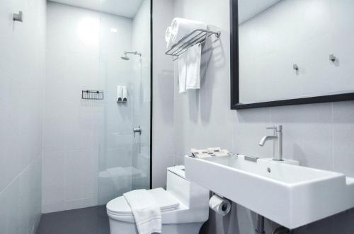CREW Hotel Room Type - Deluxe Double Room with Extra bed CREW Hotel Room Type - Deluxe Double Room with Extra bed