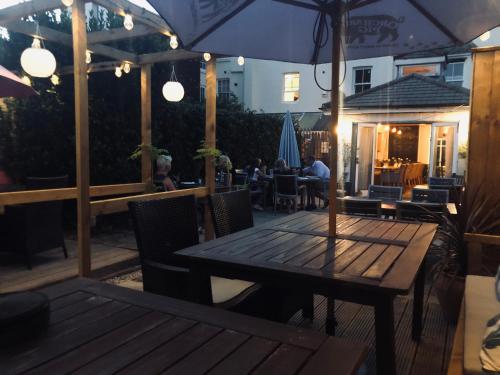 Étterem, Morleys Rooms - Located in the heart of Hurstpierpoint by Huluki Sussex Stays in Hurstpierpoint and Sayers Common