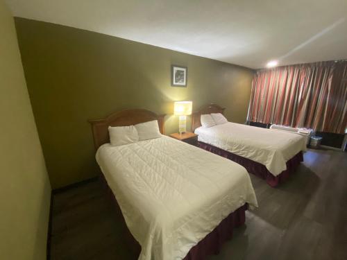 Double Room with Two Double Beds - Smoking