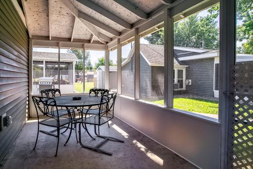 Big River Escape Riverside Cabins in La Crosse City Center