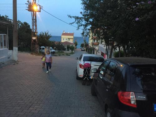 Denize 20 adım full esyalı daire
