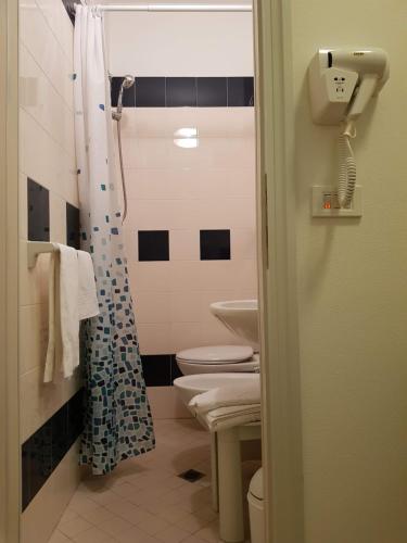 Single Room image 2