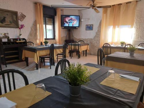Albergo Ristorante Bar Pizzeria La Lanterna in Cerri Aprano