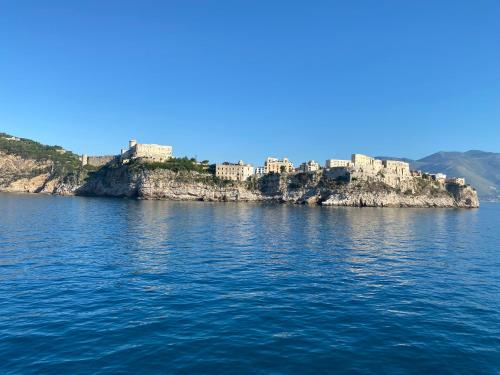 New Luxus Apartment in Gaeta with sea view on harbour