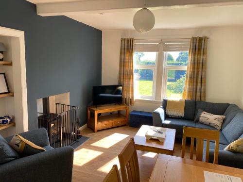 2 Calgow Cottages 2 Calgow Cottages