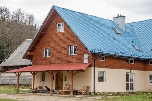 6 bedrooms, 17 beds