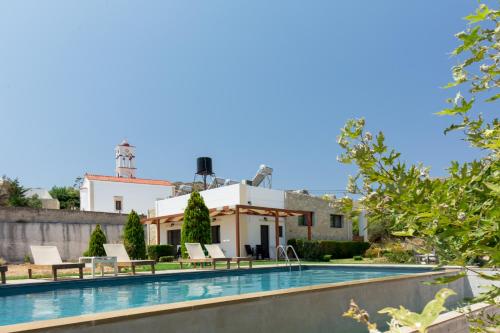 Agarathos Traditional Rooms with Pool