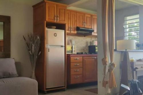 مطبخ, Le chant du Diamant calme vue mer et plage a 50 m in Le Diamant