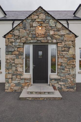 Bejárat, Beautiful mountain views & private hot tub in Templepatrick