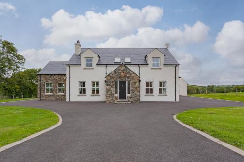Beautiful Mountain Views & Private Hot Tub, , County Down