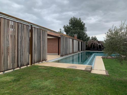 Infinity pool House in Vilopriu - Accommodation - Vilopríu