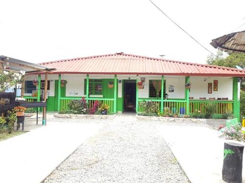 Hostal y Camping Los Girasoles