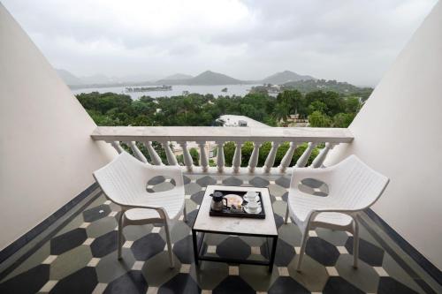 Best Price On Hotel Hill Top Palace In Udaipur Reviews