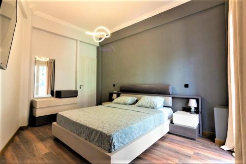 Double Romantic Suite, Ateny