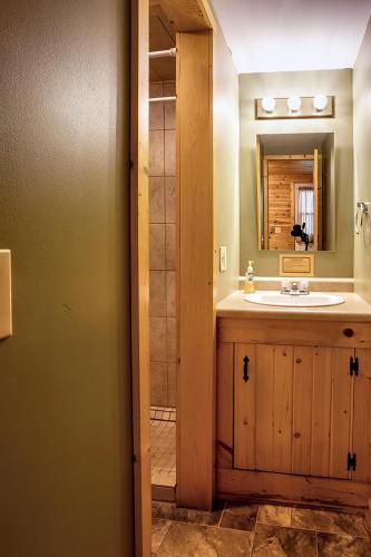 2 bedrooms, 3 beds