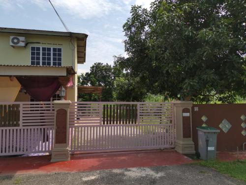 . Sri Makmur Pontian Homestay