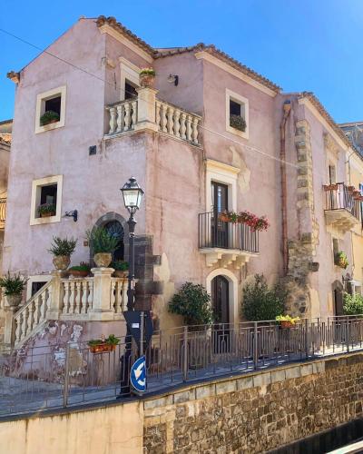  B&B Santapau Charme Living, Pension in Licodia Eubea