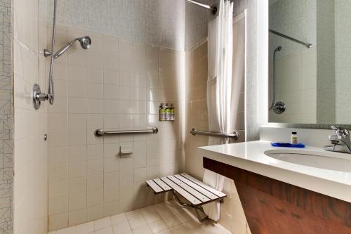 Holiday Inn Express Hotel & Suites Austell Powder Springs by IHG in Austell, USA