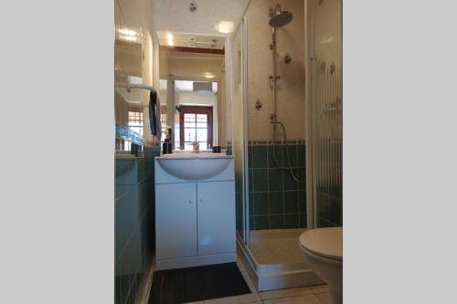 Maison coeur de village, rénovée, 4 à 6 personnes gîte à louer Les Brès