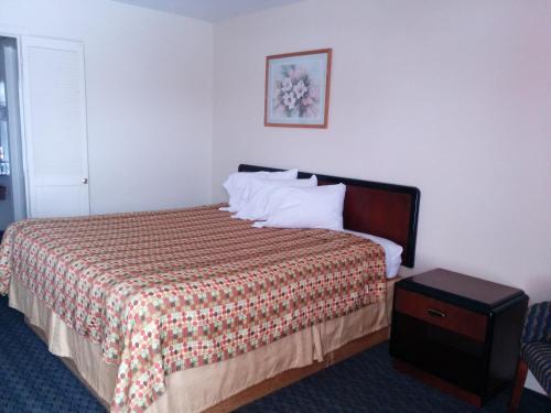 Economy Inn Toledo-Perrysburg - main image