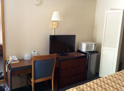 Economy Inn Toledo-Perrysburg – Perrysburg, OH