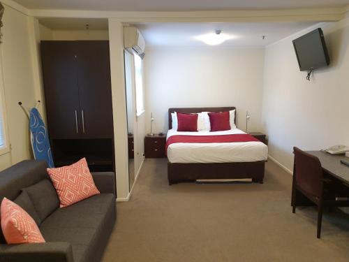 room detail thumbnail 1