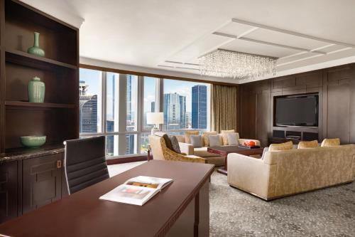 Futian Shangri-La, Shenzhen,Near to Shenzhen Convention&Exhibition Centre, Futian Railway Station