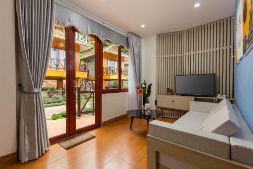 3 queen beds