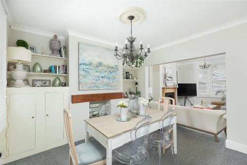 Jewel of Bath-Price&Weeks - main image