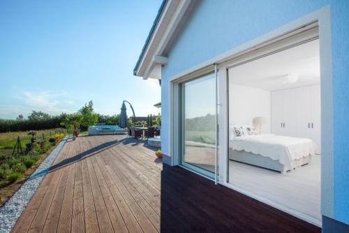 TERVEYS residence - main image